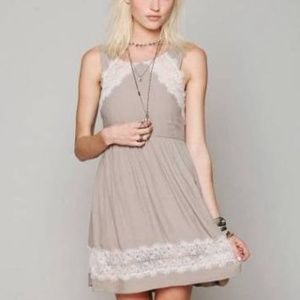 an Beige Georgia Lace Dress